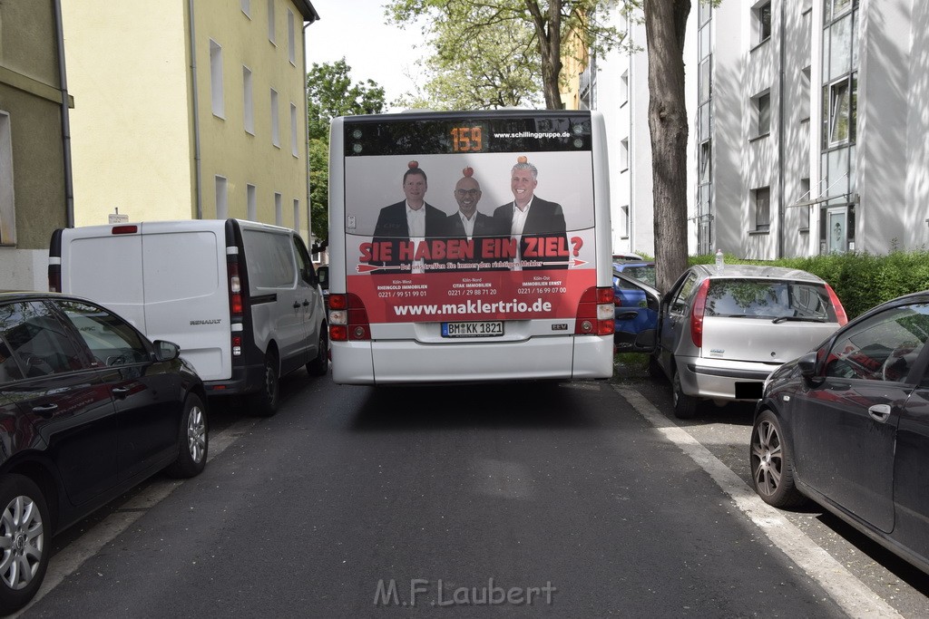 VU KVB Bus gegen PKW Tuer Koeln Kalk Buchforststr P22.JPG - Miklos Laubert